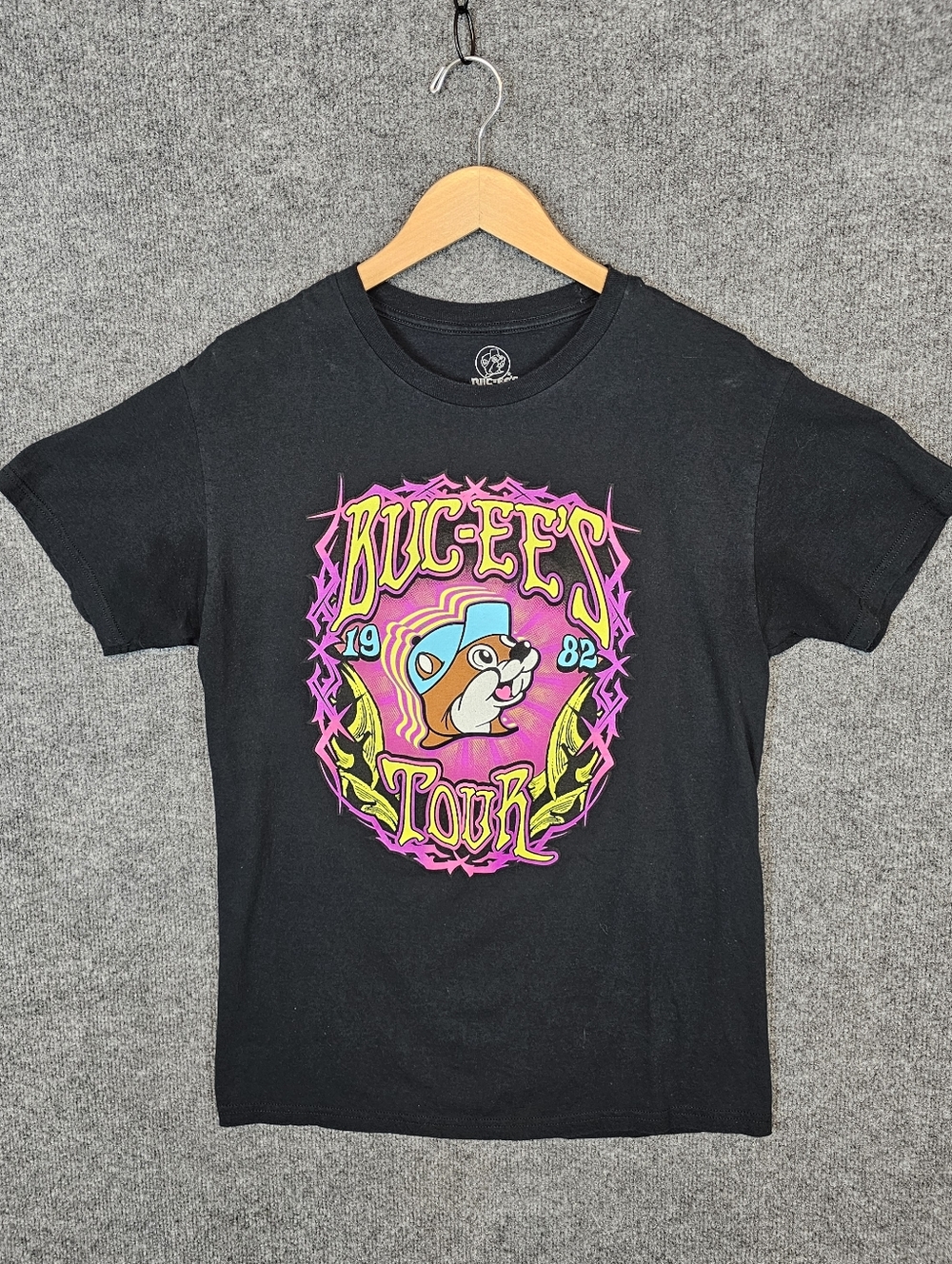 VINTAGE VIBES! Buc-ee's 1982-2022 Tour Graphic Tee - Neon Metal Edition
